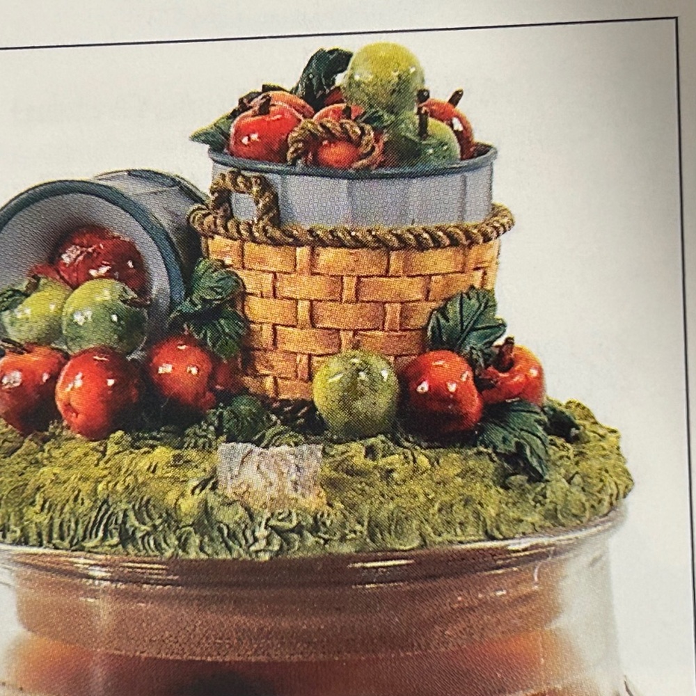 ***Home Interiors Apple Harvest Candle Accent